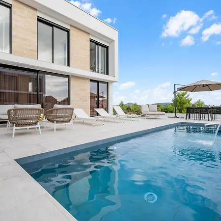 Lux1 Tribunj Feriehus Tribalj