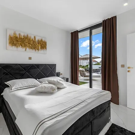 Semesterbostad Lux1 Tribunj Tribalj