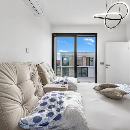 Lux1 Tribunj Semesterbostad Tribalj