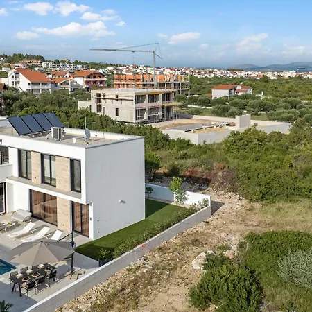 Lux1 Tribunj * Tribalj